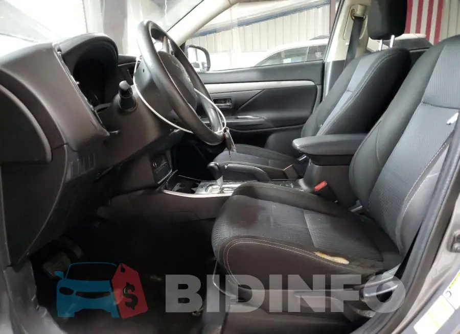 JA4AD2A38JZ011185 Photo# 7