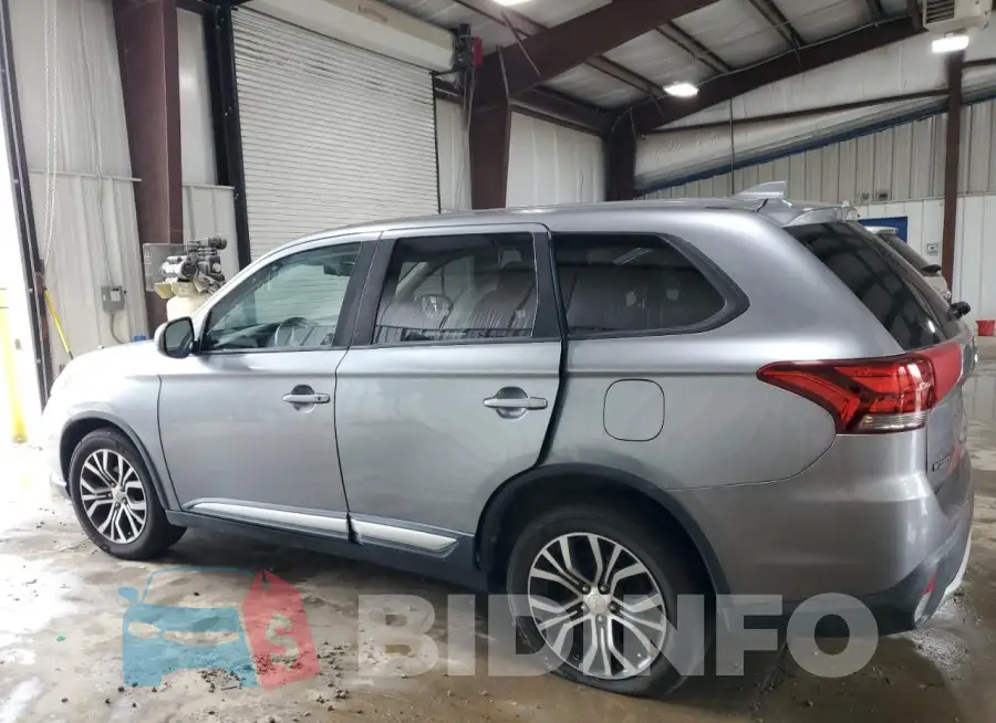 JA4AD2A38JZ011185 Photo# 2