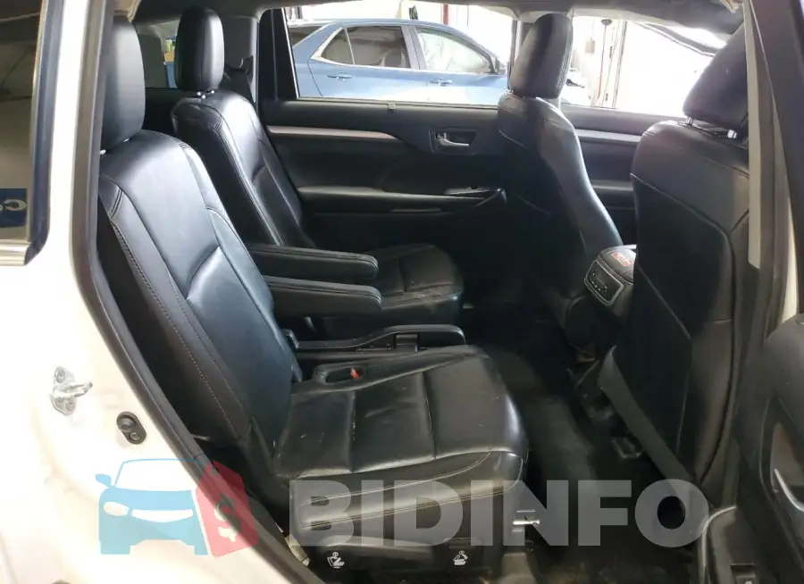 5TDJKRFH9GS302667 Photo# 11