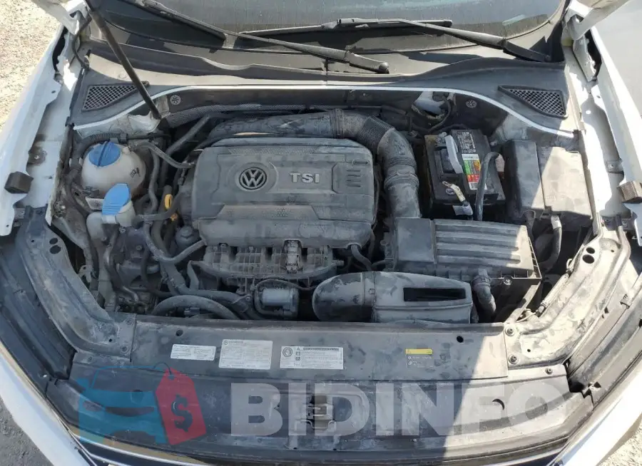 1VWDT7A38HC028761 Photo# 11
