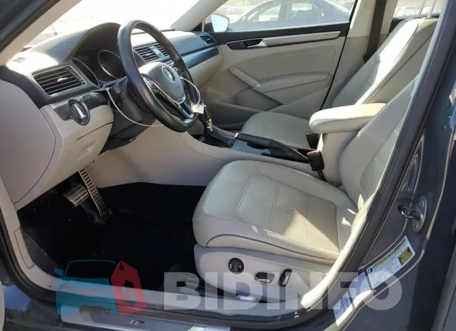 1VWDT7A39HC063017 Photo# 7