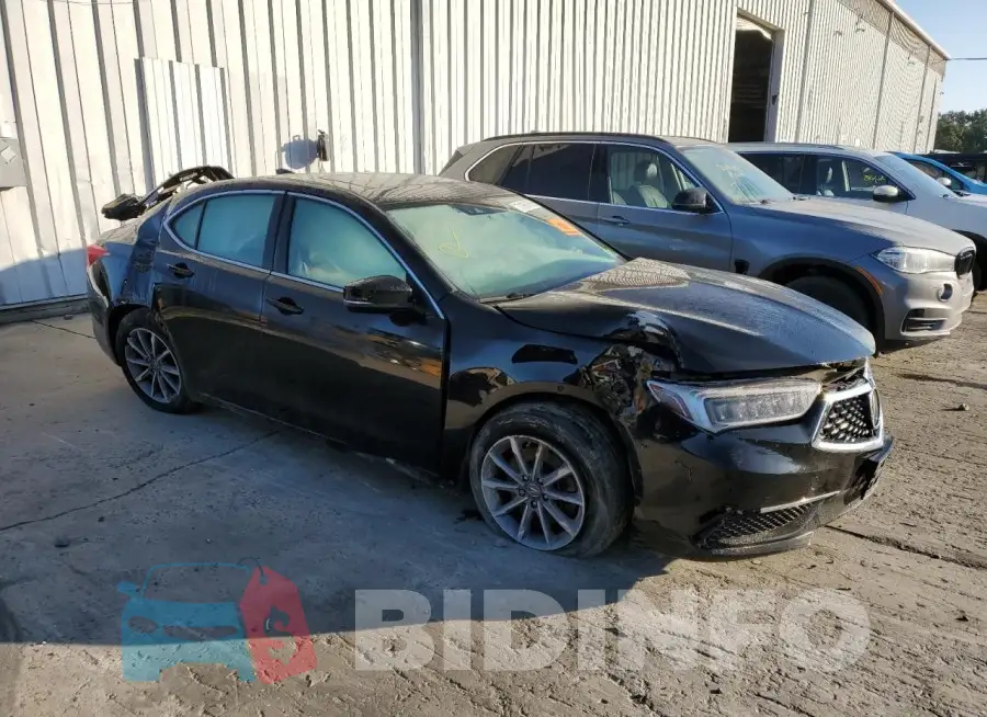 19UUB1F51JA009047 Photo# 4
