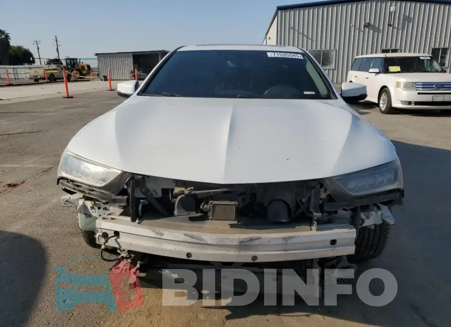 19UUB2F50JA009241 Photo# 5