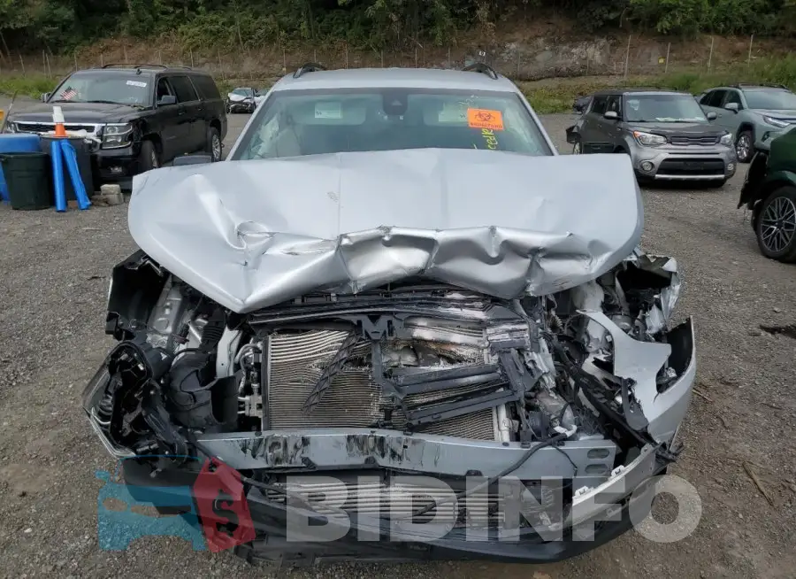 3GKALTEV6LL333946 Photo# 5