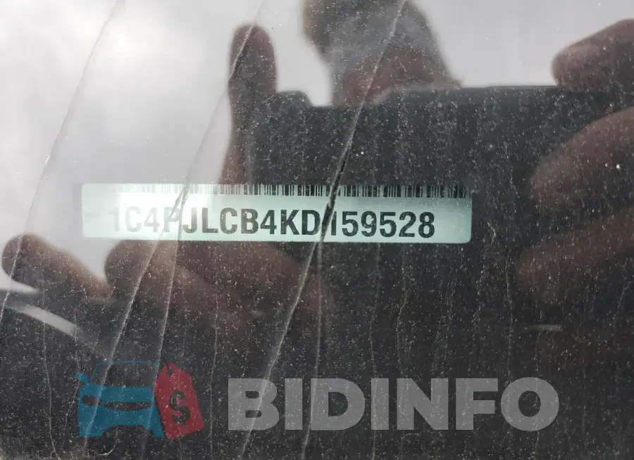 1C4PJLCB4KD159528 Photo# 13