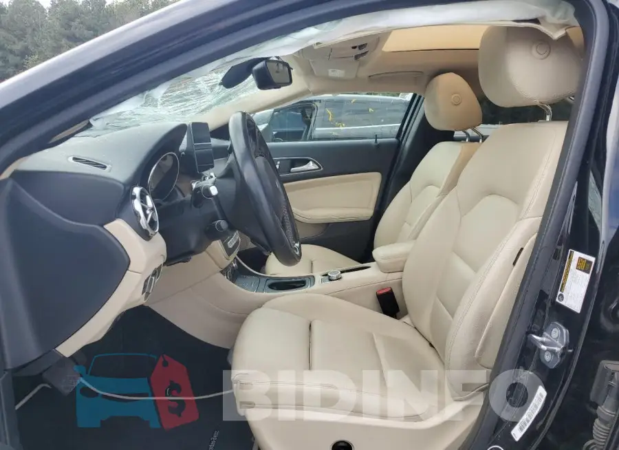 WDCTG4EB0KJ571800 Photo# 7