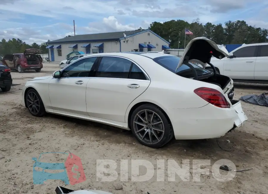 WDDUG8GB9JA413085 Photo# 2