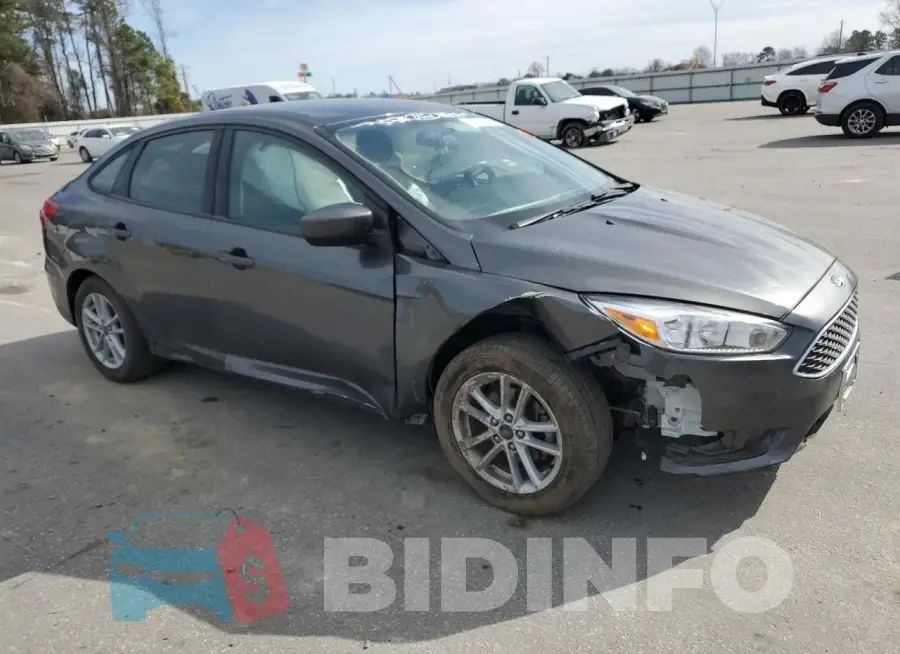 1FADP3F2XJL275761 Photo# 4