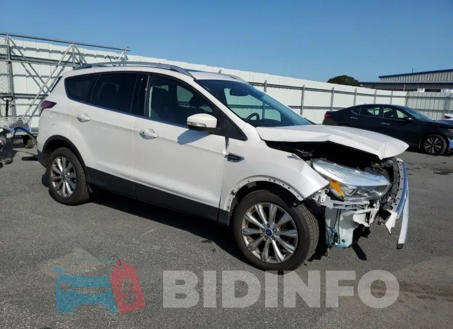 1FMCU9J96JUA46666 Photo# 4