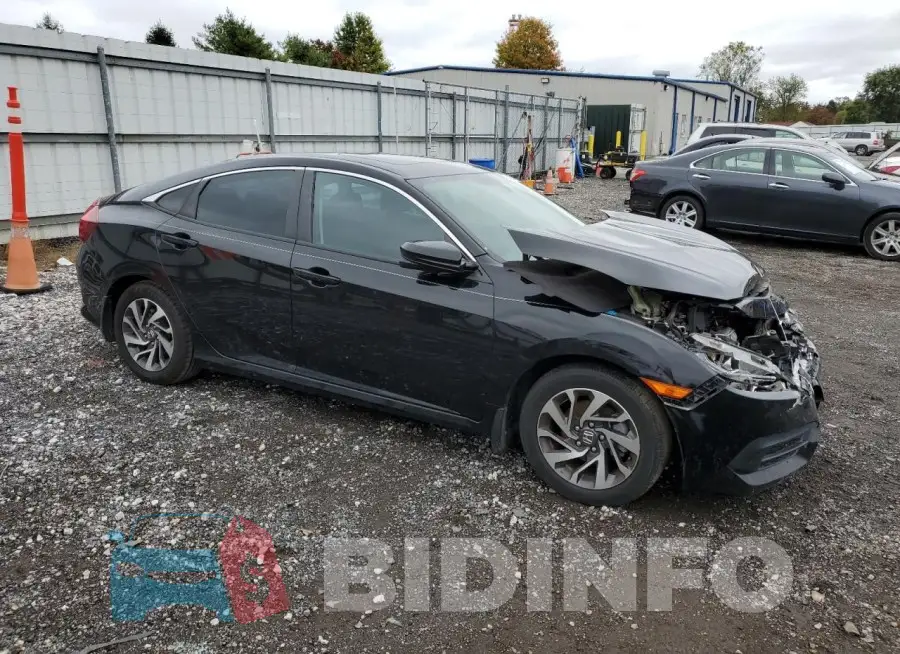 19XFC2F77GE033287 Photo# 4
