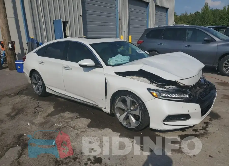 1HGCV2F98KA003923 Photo# 4