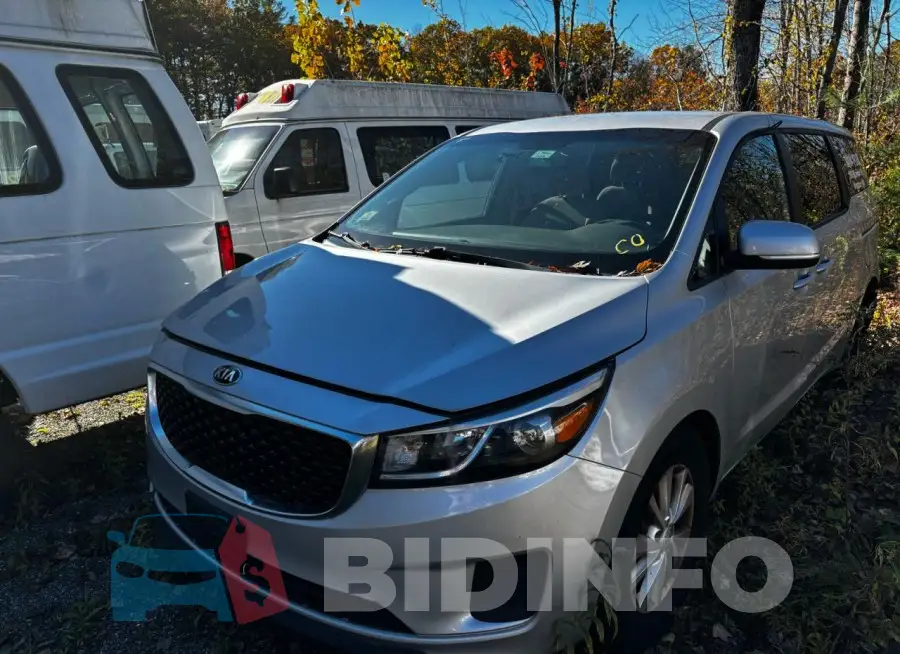 KNDMB5C19J6381925 Photo# 2