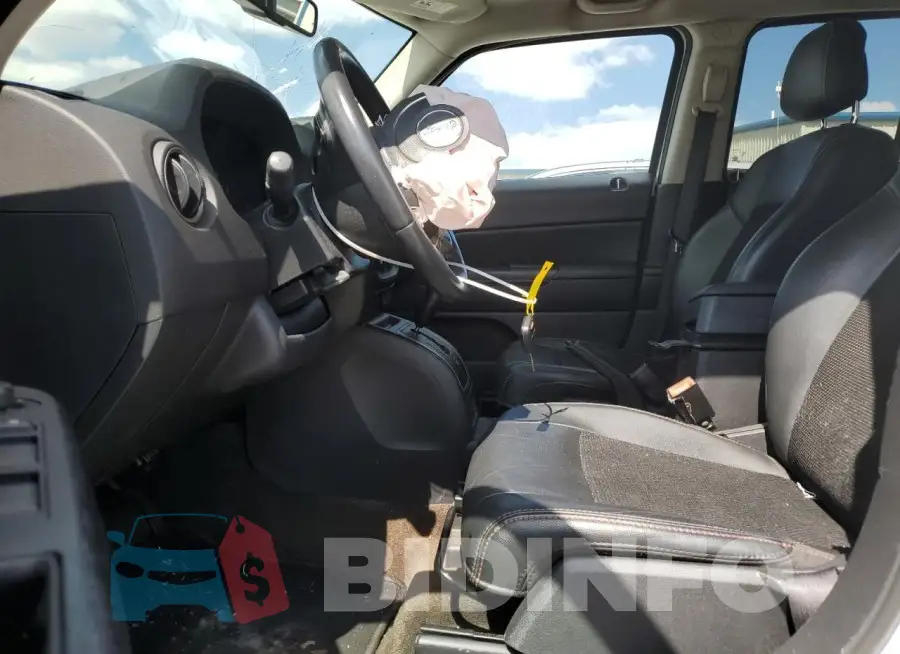 1C4NJPBB0HD171152 Photo# 7