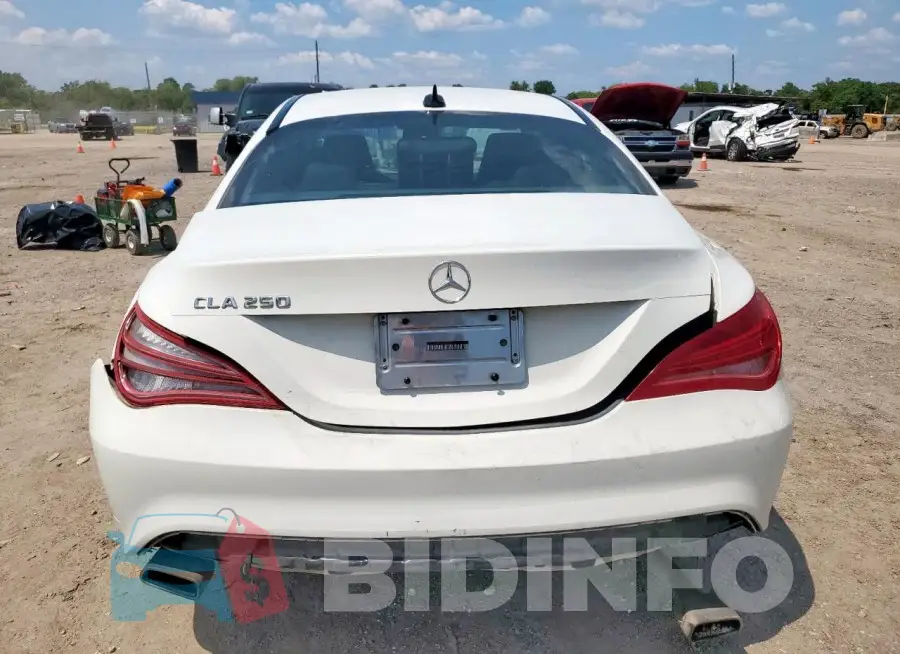 WDDSJ4EB4GN325373 Photo# 6