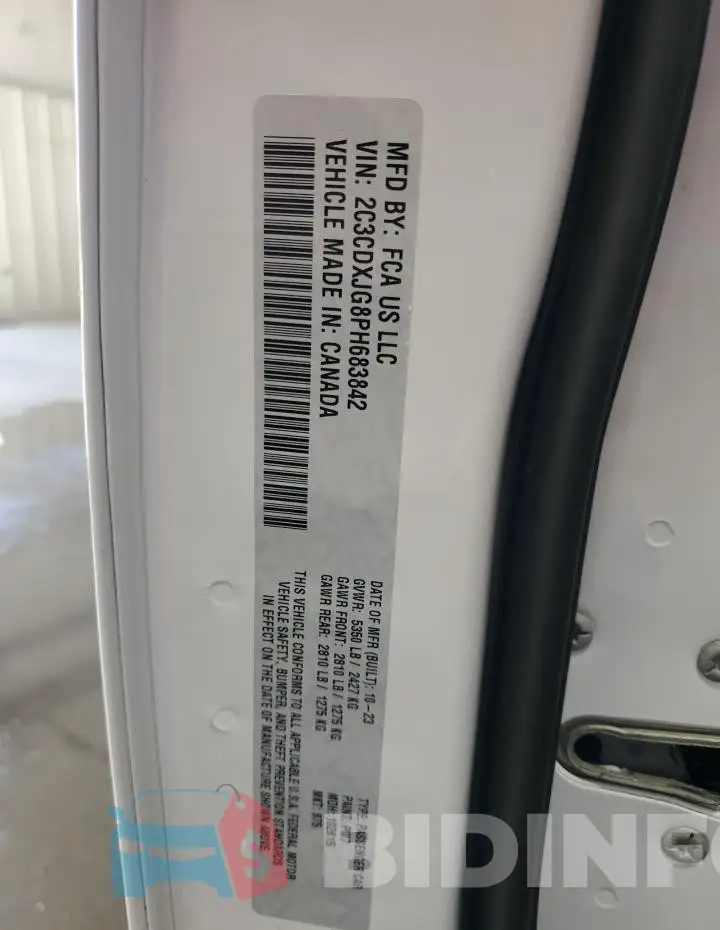 2C3CDXJG8PH683842 Photo# 12