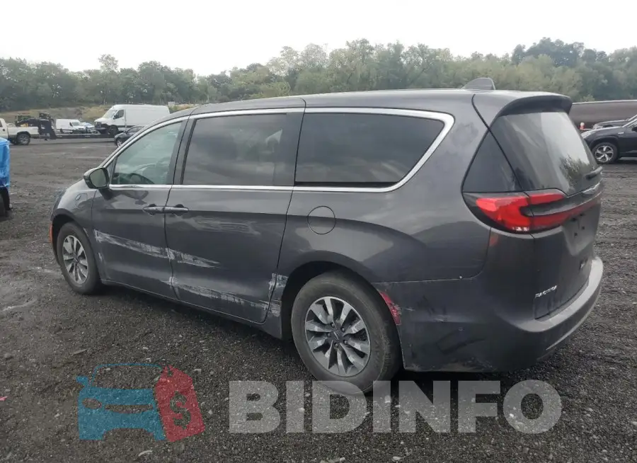 2C4RC1L72NR201957 Photo# 2