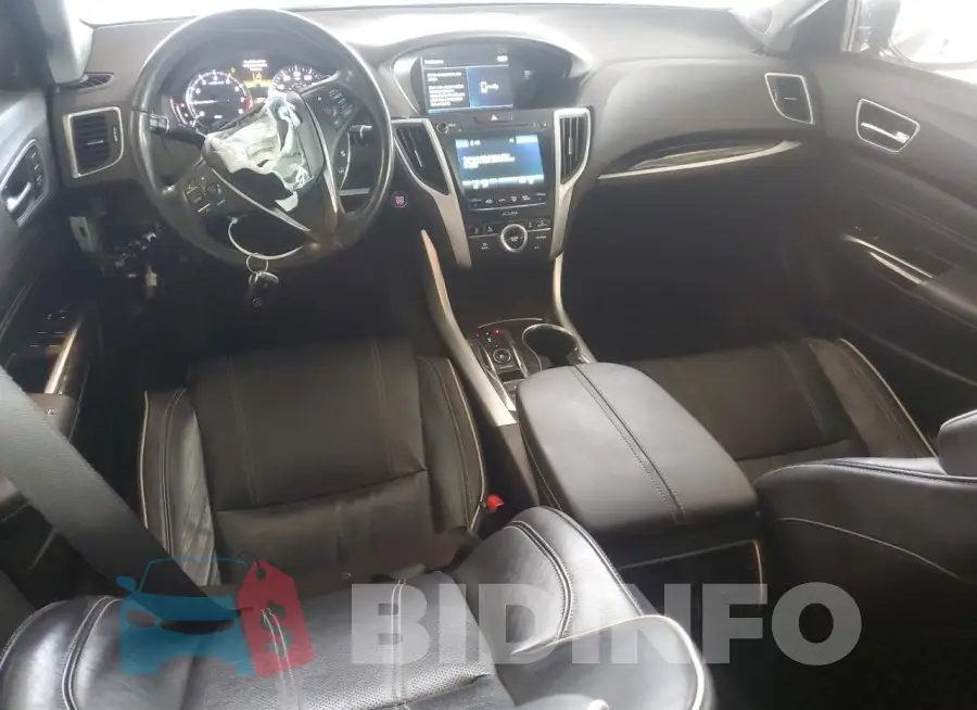 19UUB2F51JA011807 Photo# 8