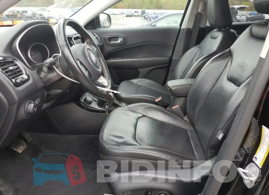 3C4NJDCB8JT307816 Photo# 7