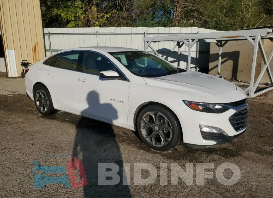 1G1ZD5ST1PF132104 Photo# 4