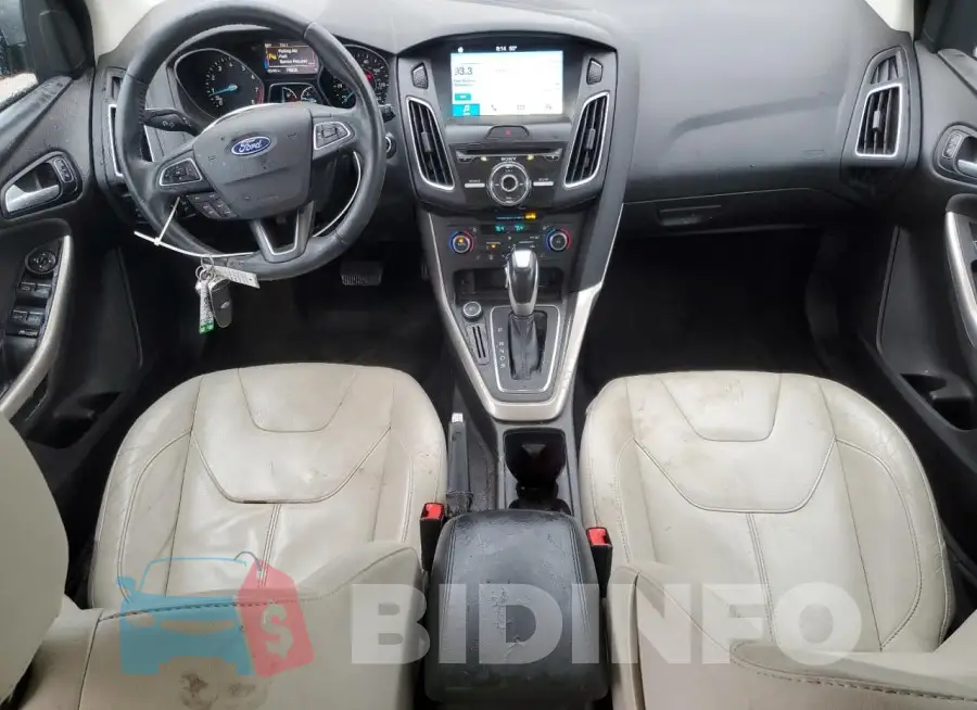 1FADP3N24GL345815 Photo# 8