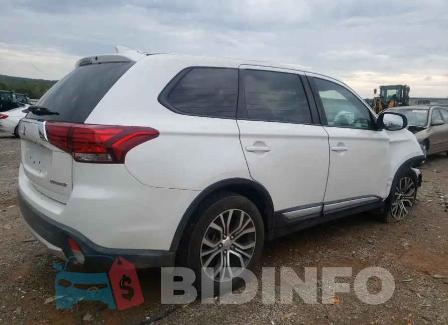 JA4AD2A35JZ033225 Photo# 3