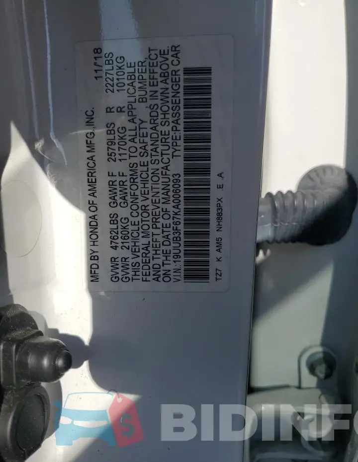 19UUB3F67KA006093 Photo# 12