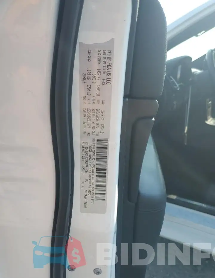 1C4RJECG2KC763570 Photo# 14
