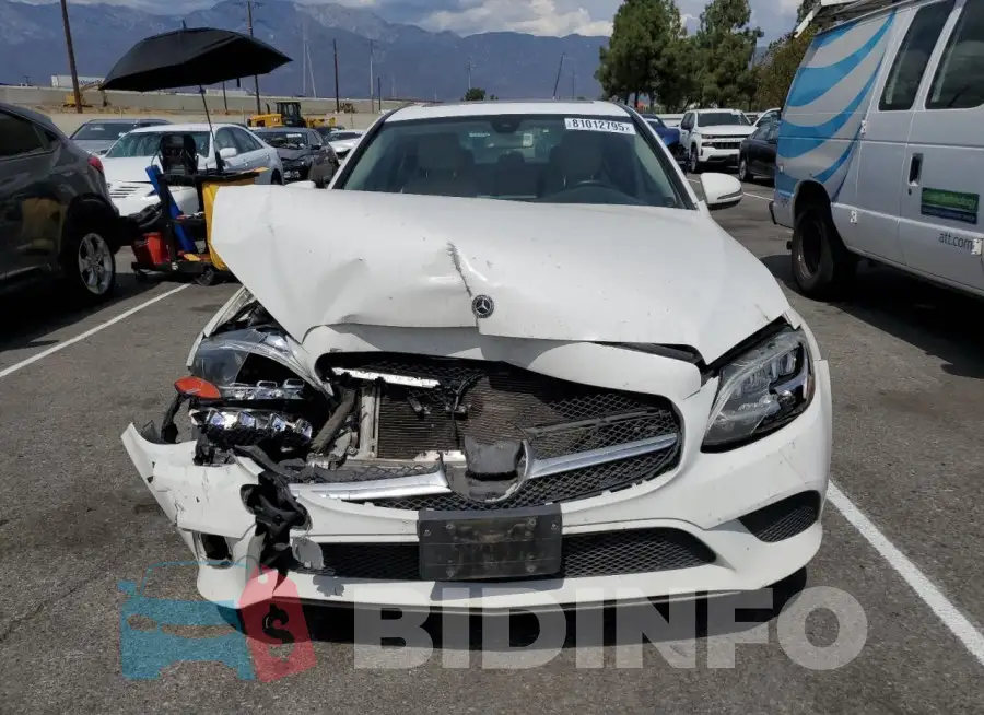 55SWF8DB9KU310945 Photo# 5