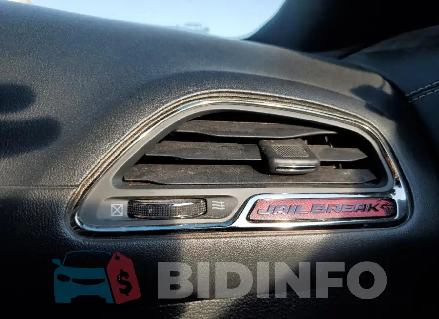 2C3CDZC95PH617484 Photo# 12