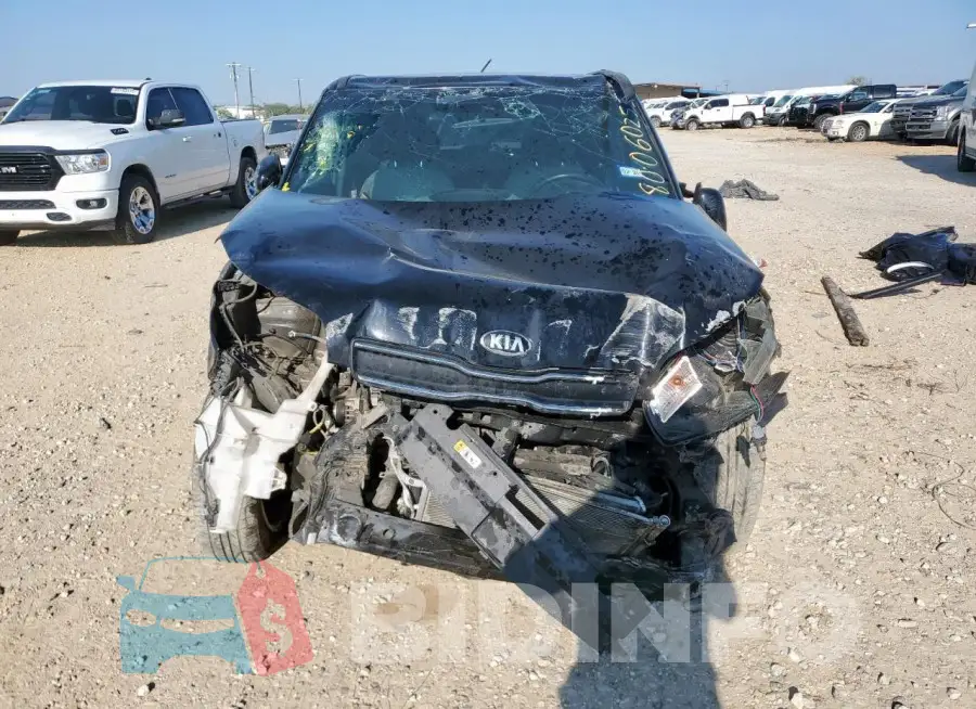 KNDJN2A29J7544944 Photo# 5