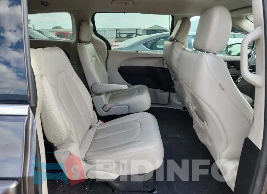 2C4RC1DGXMR512694 Photo# 11