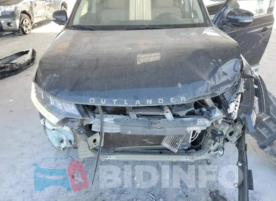 JA4AD3A32KZ017023 Photo# 11
