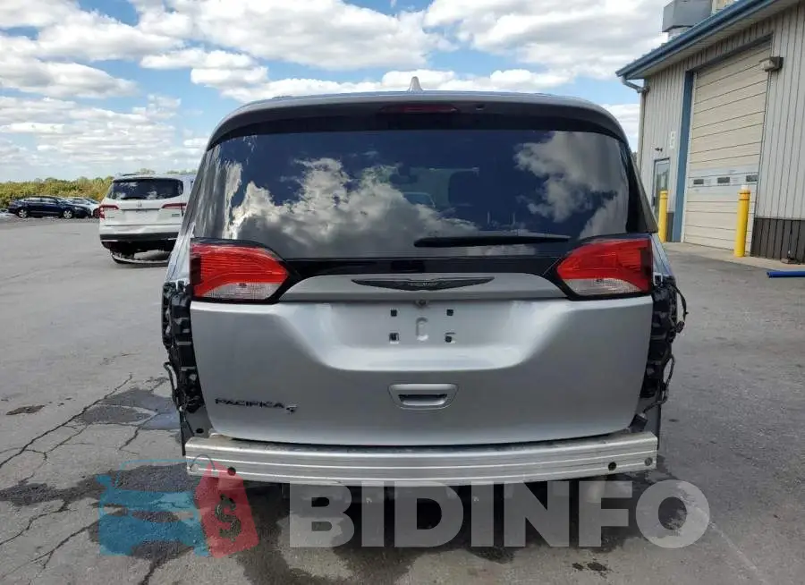 2C4RC1FG7JR257964 Photo# 6