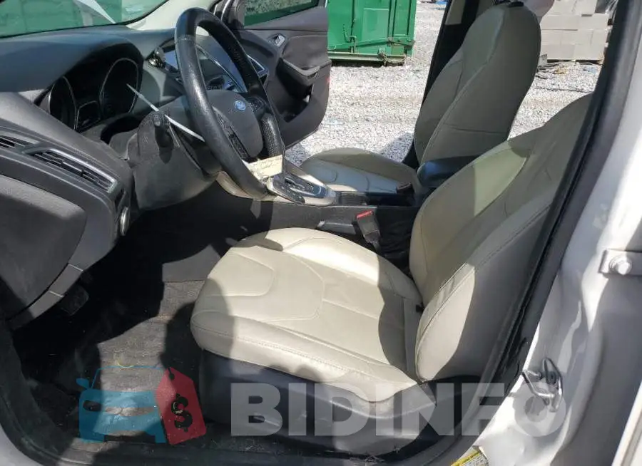 1FADP3N29HL208225 Photo# 7