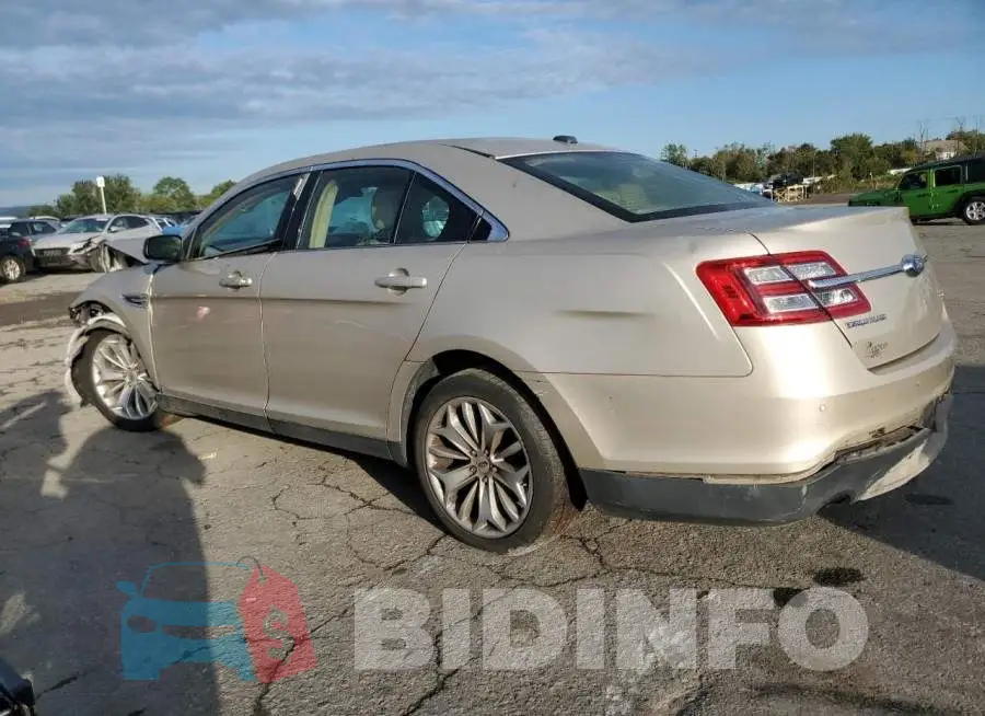1FAHP2F83JG101569 Photo# 2