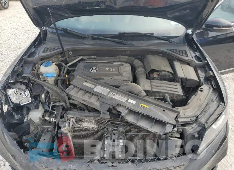 1VWDT7A38HC046046 Photo# 11