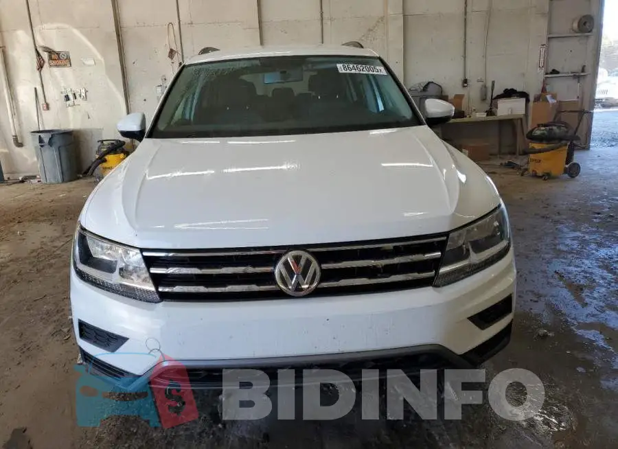 3VV1B7AX8KM116826 Photo# 5