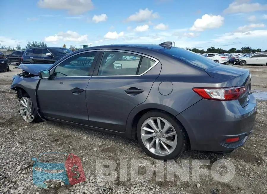 19UDE2F33JA009773 Photo# 2