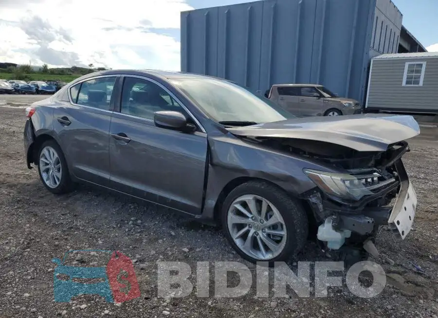 19UDE2F33JA009773 Photo# 4