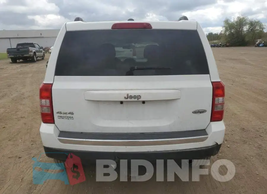 1C4NJRFB2GD618245 Photo# 6