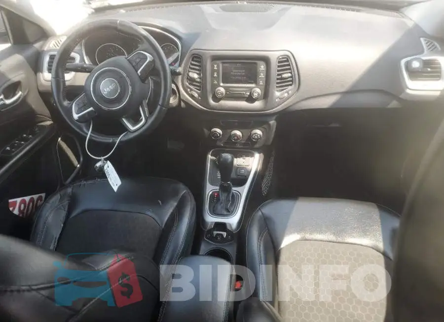 3C4NJDBB9JT492931 Photo# 8