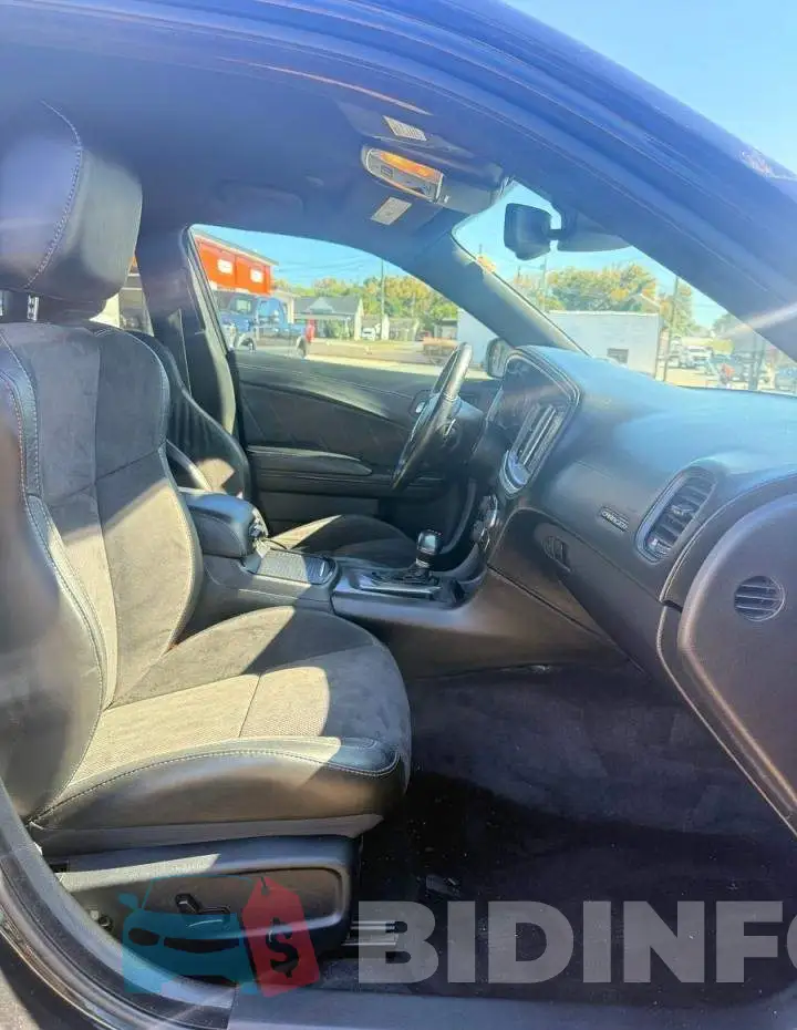 2C3CDXCT4KH522553 Photo# 5
