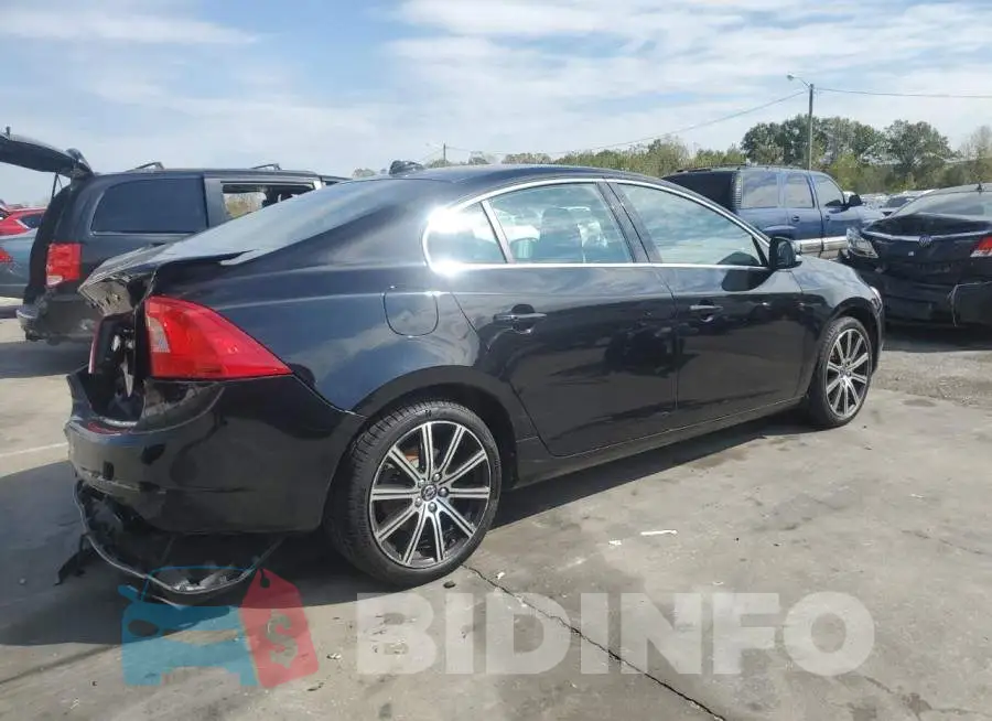 LYV402TK8HB135428 Photo# 3