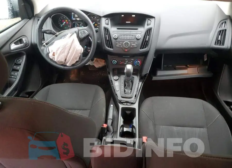 1FADP3F2XGL208537 Photo# 8