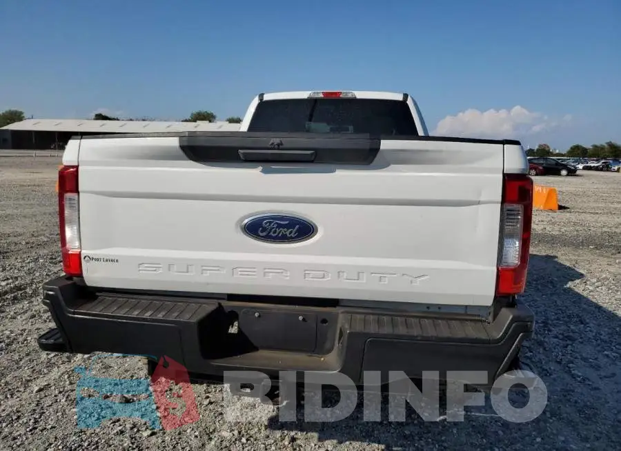 1FT7X2B64JEB71166 Photo# 6