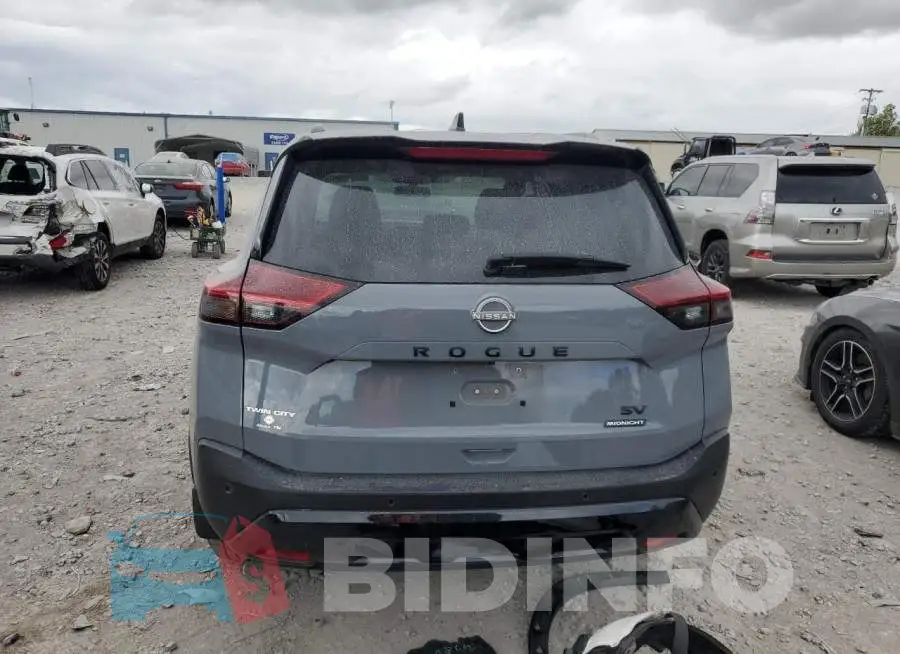 JN8BT3BA2PW012508 Photo# 6