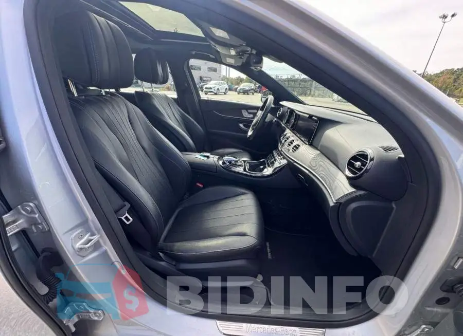 WDDZF4KB3HA012764 Photo# 5