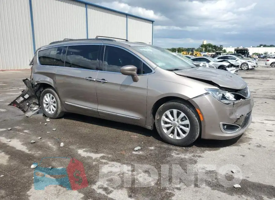 2C4RC1BG5HR704842 Photo# 4
