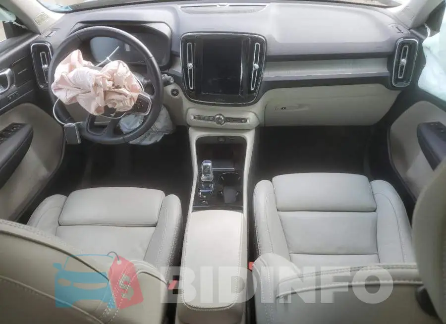 YV4162UL6L2251632 Photo# 8