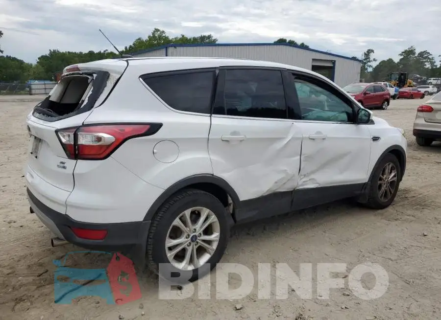 1FMCU9GD4HUD23854 Photo# 3